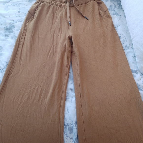 Lululemon Crop Wide Leg Pants - Picture 5 of 5
